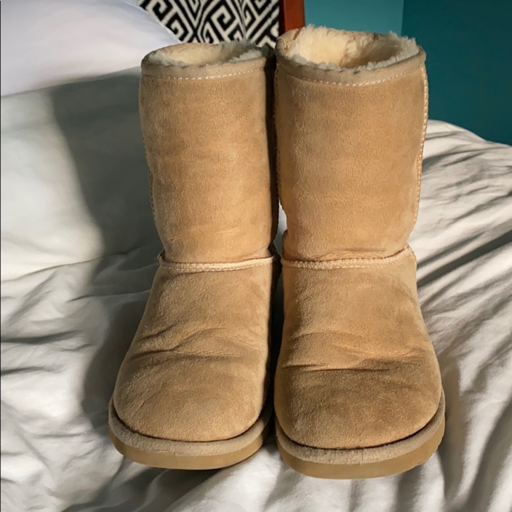 UGG Classic Short Boot